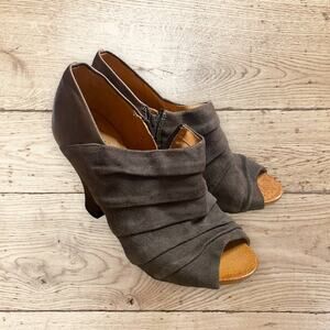 Naya Leather Peep-Toe Booties Gray Suede Pleated Size 0
